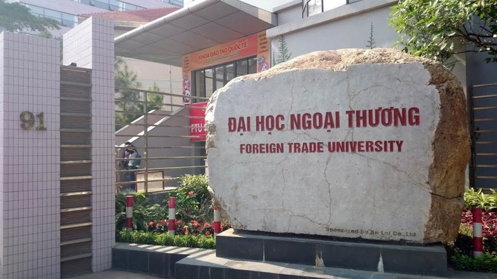 Hơn 600 thí sinh đạt giải quốc gia nộp hồ sơ vào Trường Đại học Ngoại thương