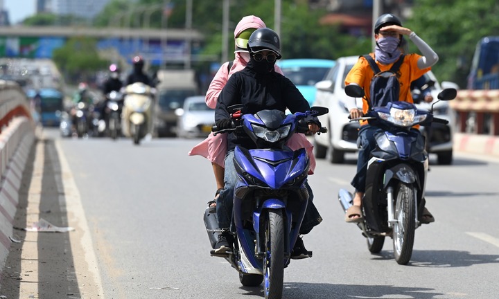 Hôm nay (16/7), miền Bắc oi nóng trước khi đón mưa xối xả