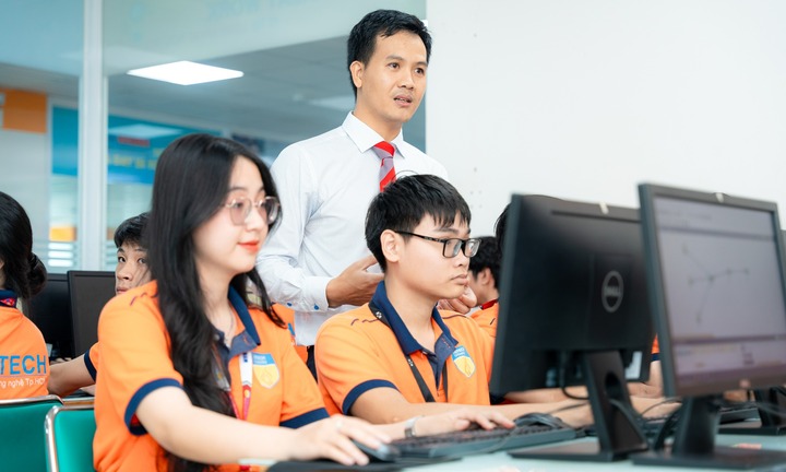 Điểm sàn Trường Đại học Công nghệ TP.HCM (HUTECH) 2025, giảm từ 1-4 điểm