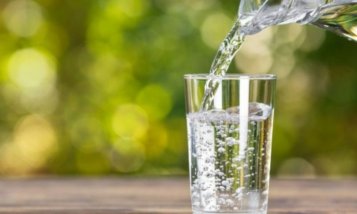 Mỗi ngày nên uống bao nhiêu nước?