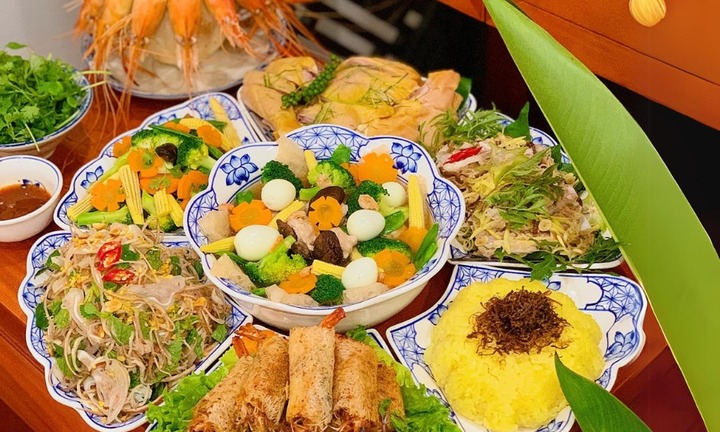 Có nên nấu lại đồ cúng trước khi ăn?