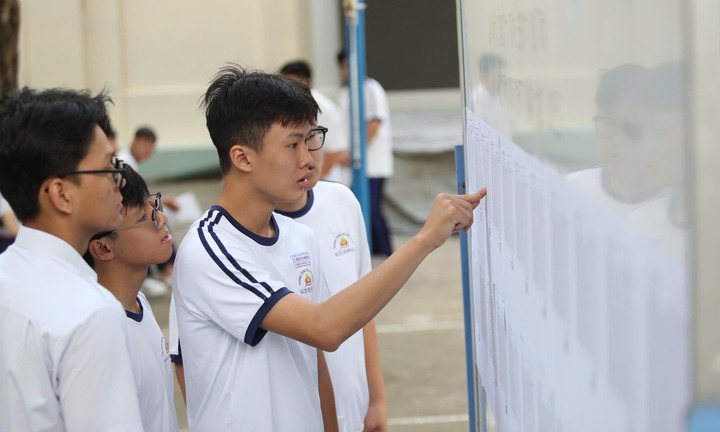 ĐH Luật TP.HCM công bố điểm sàn, điểm xét học bạ và điểm thi tốt nghiệp THPT chênh nhau 2- 4,5 điểm