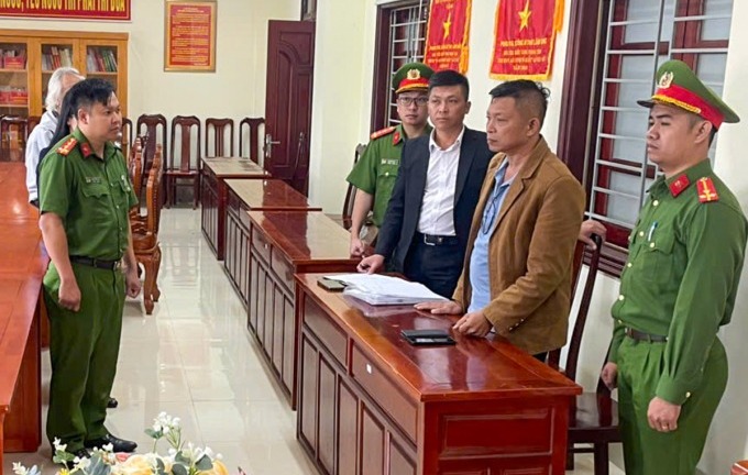 Bắt tạm giam giám đốc công ty tơ tằm và cấp phó lừa đảo chiếm đoạt hàng chục tỷ đồng