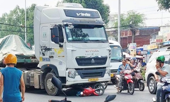 Tin tức tai nạn giao thông mới nhất ngày 27/7: Xe máy va chạm xe đầu kéo, người đàn ông tử vong