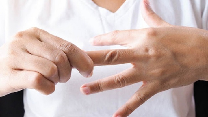 8 dấu hiệu ở bàn tay cho thấy thận đang 