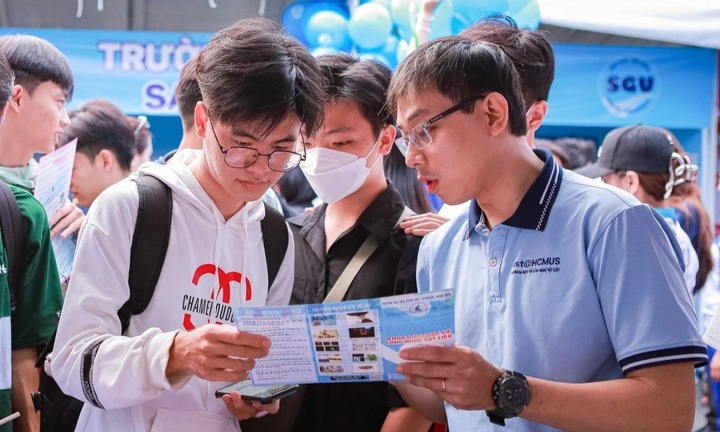 Đại học Quốc gia TP.HCM bổ sung bảng quy đổi bách phân vị ở tổ hợp A00, C00