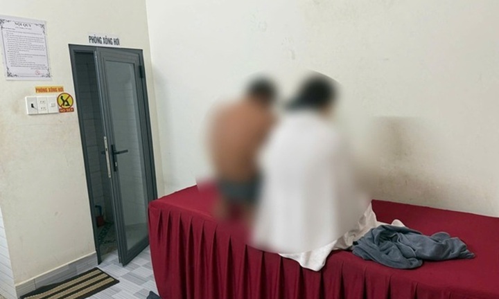 Bắt quả tang nữ nhân viên cơ sở xoa bóp bán dâm giá 700.000 đồng