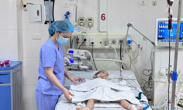 Cảnh báo: Hóc quả nhãn, bé 3 tuổi hôn mê, ngừng tuần hoàn