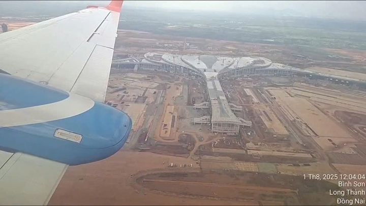 Hoàn thành bay hiệu chuẩn tại sân bay Long Thành