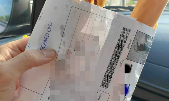 Hồ sơ bệnh án bị dùng làm giấy gói thức ăn, bệnh viện bị phạt gần 1 tỷ đồng.