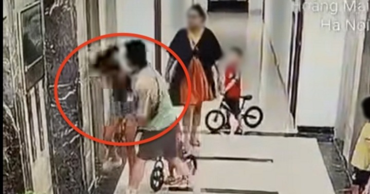 Người đàn ông xăm trổ đánh cô gái tại chung cư ở Hà Nội bị bắt giữ