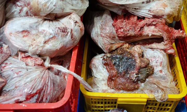 Phát hiện một doanh nghiệp sản xuất hàng trăm tấn thịt trâu gác bếp giả ở Phú Thọ