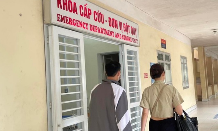 Nam dancer ở Cao Bằng đột tử khi đang biểu diễn trên sân khấu 