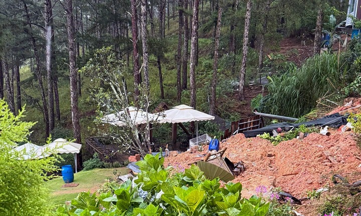 Hiện trường sạt lở tại quán cà phê Tây Hồ ở Đà Lạt, 2 người bị vùi lấp tử vong