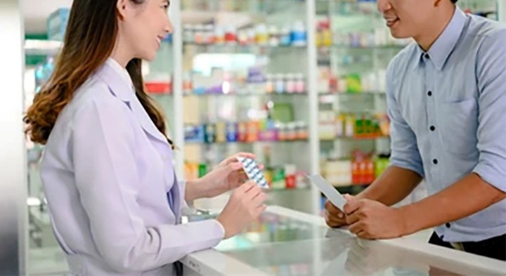 Bị vợ phát hiện ngoại tình sau khi mua thuốc tránh thai, người đàn ông kiện ngược hiệu thuốc