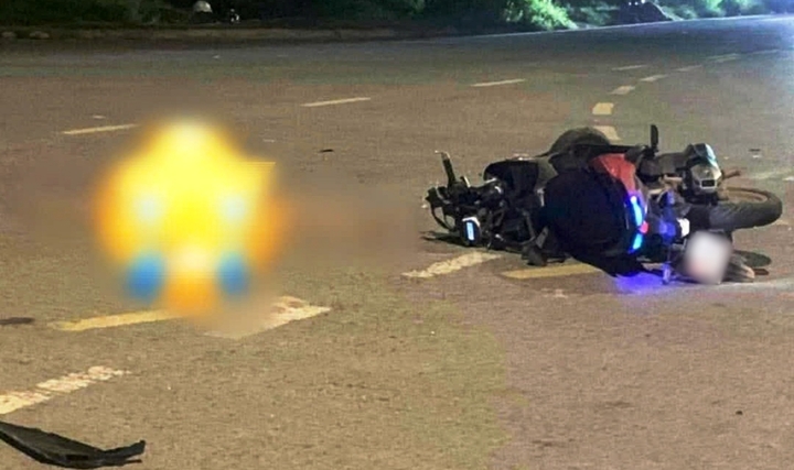 Hiện trường vụ xe máy “kẹp 3” va chạm ô tô, 2 nữ sinh thương vong