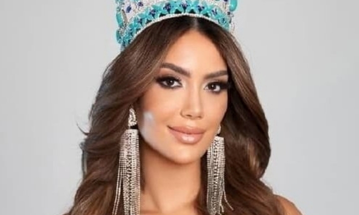 Hoa hậu 25 tuổi bị bắt, phát hiện “hàng nóng” trong xe