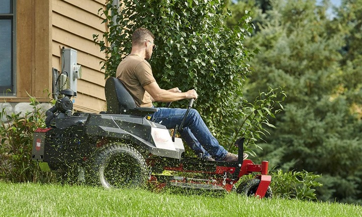 Trúng độc đắc hơn 9.000 tỷ, người đàn ông may mắn muốn mua ngay máy cắt cỏ