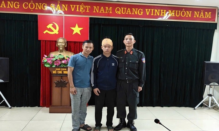 Đại úy Cảnh sát Cơ động kịp thời cứu người gặp tai nạn giao thông nguy kịch