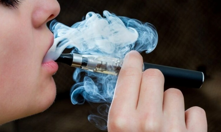 Cô gái 25 tuổi ngưng tim sau 2 năm thường xuyên sử dụng thuốc lá điện tử