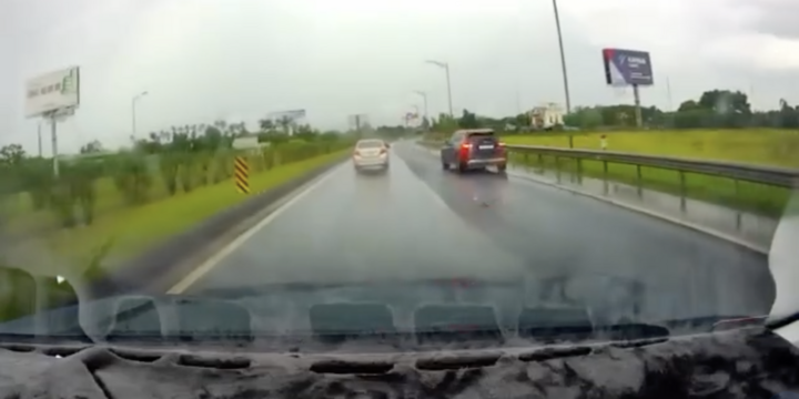 Xử phạt 35 triệu đồng tài xế đi lùi trên cao tốc Hà Nội - Thái Nguyên