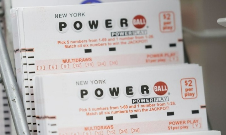 Người đàn ông may mắn trúng giải hơn 5,2 tỷ đồng nhờ mua vé số theo biển số xe của người khác