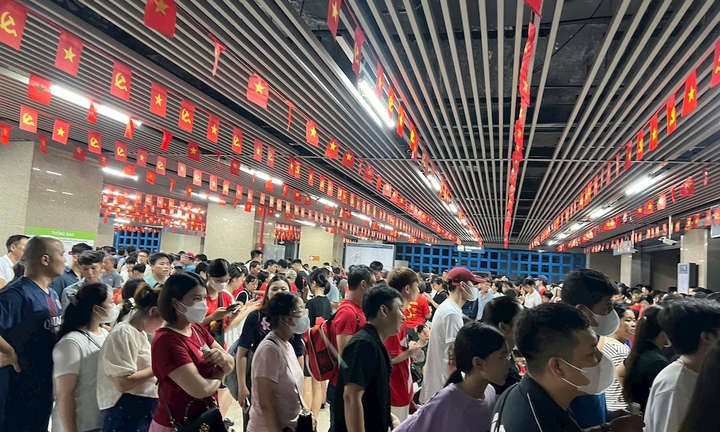 Cát Linh - Hà Đông đạt kỷ lục khách đi tàu đông nhất từ khi đi vào hoạt động