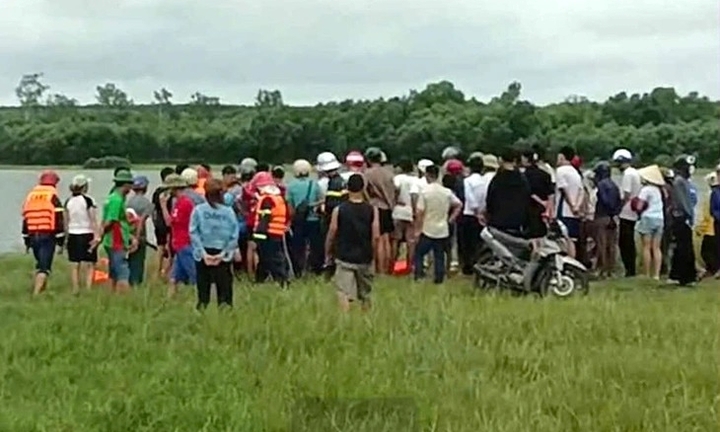 Chìm thuyền đi đánh cá ở Quảng Trị, một người tử vong thương tâm