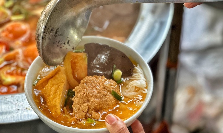 Món ăn ngon nức tiếng ở khu chợ Bến Thành đến là phải thử
