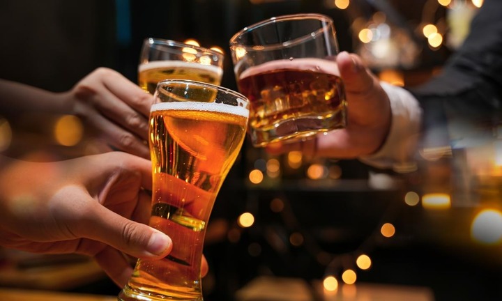 Mức độ uống rượu bia an toàn sức khỏe mỗi tuần là bao nhiêu?