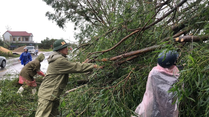 Bộ Xây dựng ra công điện khẩn khắc phục hậu quả bão số 5