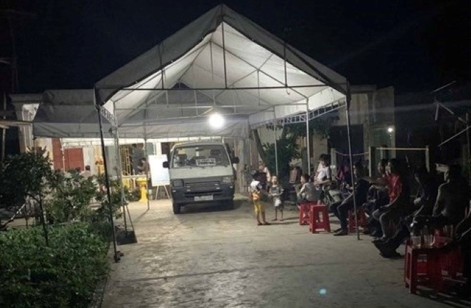 Hà Tĩnh: Bố ngã tử vong khi giúp con trai lợp lại mái nhà sau bão Kajiki