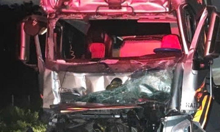 Hiện trường vụ 2 xe đầu kéo tông nhau trên cao tốc Phan Thiết- Dầu Giây: Phương tiện bị biến dạng, tài xế thiệt mạng