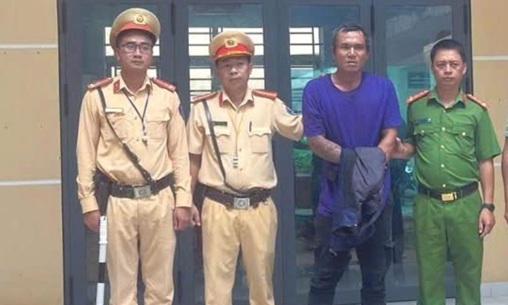 Đối tượng truy nã lộ thân phận vì tai nạn giao thông 