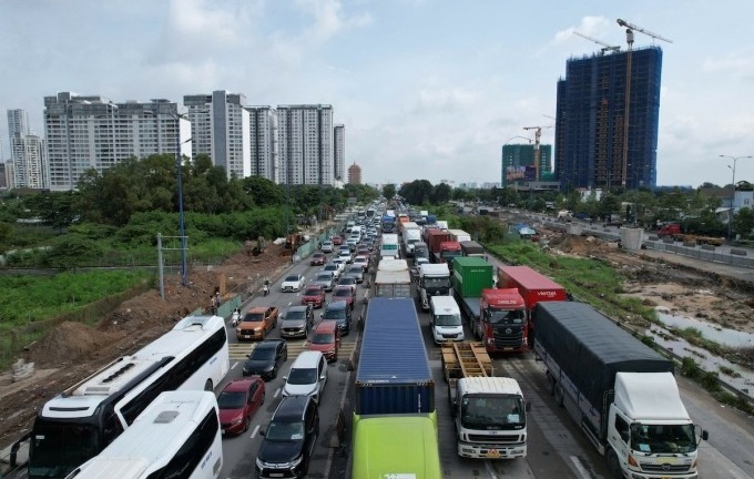Cửa ngõ TP.HCM ùn ứ kéo dài trong ngày đầu nghỉ lễ 2/9