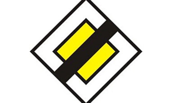 Biển báo giao thông hình thoi là gì?