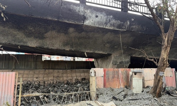 Tình tiết mới nhất vụ cháy ở khu vực đê Nguyễn Khoái, hàng trăm phương tiện chỉ còn trơ khung