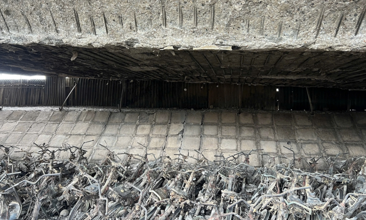 Yêu cầu đánh giá kết cấu cầu Vĩnh Tuy sau vụ cháy hàng trăm xe máy ở chân cầu