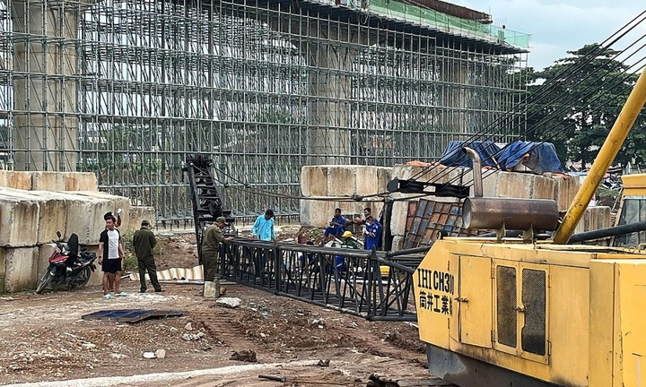 Sập cần cẩu tại công trường Vành đai 3, một công nhân tử vong