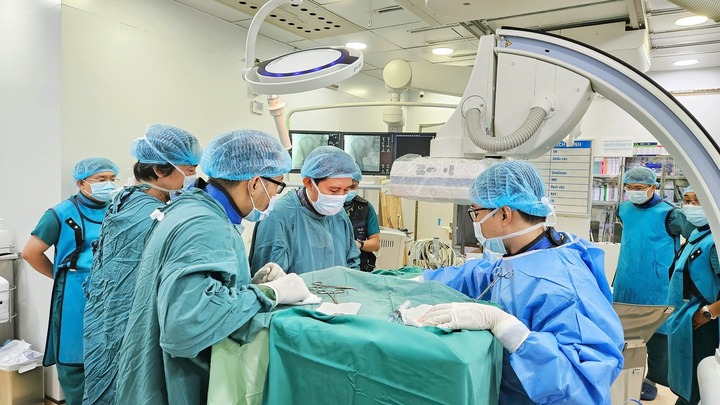 Tin tức đời sống 4/9: Đau bụng 3 tuần, người phụ nữ phát hiện lồng ruột do u ác tính