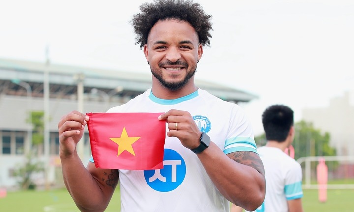 Xuân Son chuẩn bị tái xuất, HLV Kim Sang Sik nhận tin vui