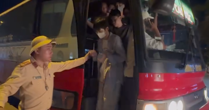 Xử phạt 171,5 triệu đồng đối với xe khách chở vượt tới 36 hành khách trên xe