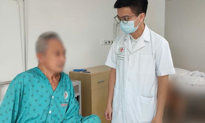 Người đàn ông 63 tuổi nguy kịch sau khi nặn mụn ở ngón chân