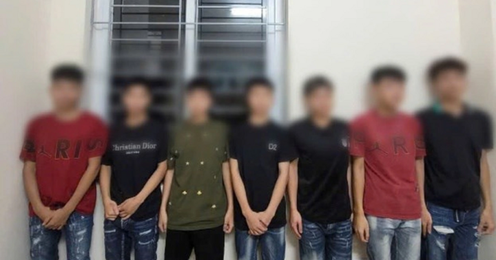 Tạm giữ nhóm thanh thiếu niên dùng kiếm chém, đập phá xe của đối thủ