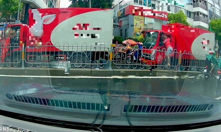 Vụ tài xế đập vỡ kính xe tải, đánh đồng nghiệp ngay giữa đường ở TP.HCM: Công an vào cuộc
