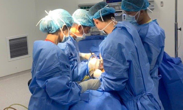 Người đàn ông 63 tuổi ở Hà Nội có trái tim bên phải, đảo ngược phủ tạng hoàn toàn