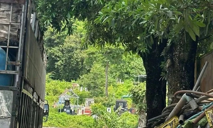 Phát hiện thi thể đang phân hủy bên cạnh chiếc xe máy trong nghĩa trang ở Đắk Lắk