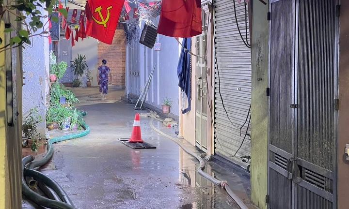 Hỗ trợ các hộ dân bị ảnh hưởng do sự cố bùn thải phun trào vì khoan ngầm Metro