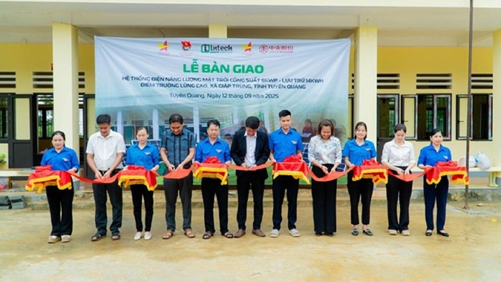 Intech Solar tài trợ hệ thống điện năng lượng mặt trời cho điểm trường khó khăn Tuyên Quang