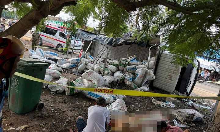 Xe tải lật nghiêng, trượt dài trên Quốc lộ 55, người phụ nữ tử vong trong cabin